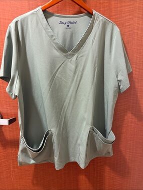 Uniform Advantage Women's V-Neck Scrub Top in Sage